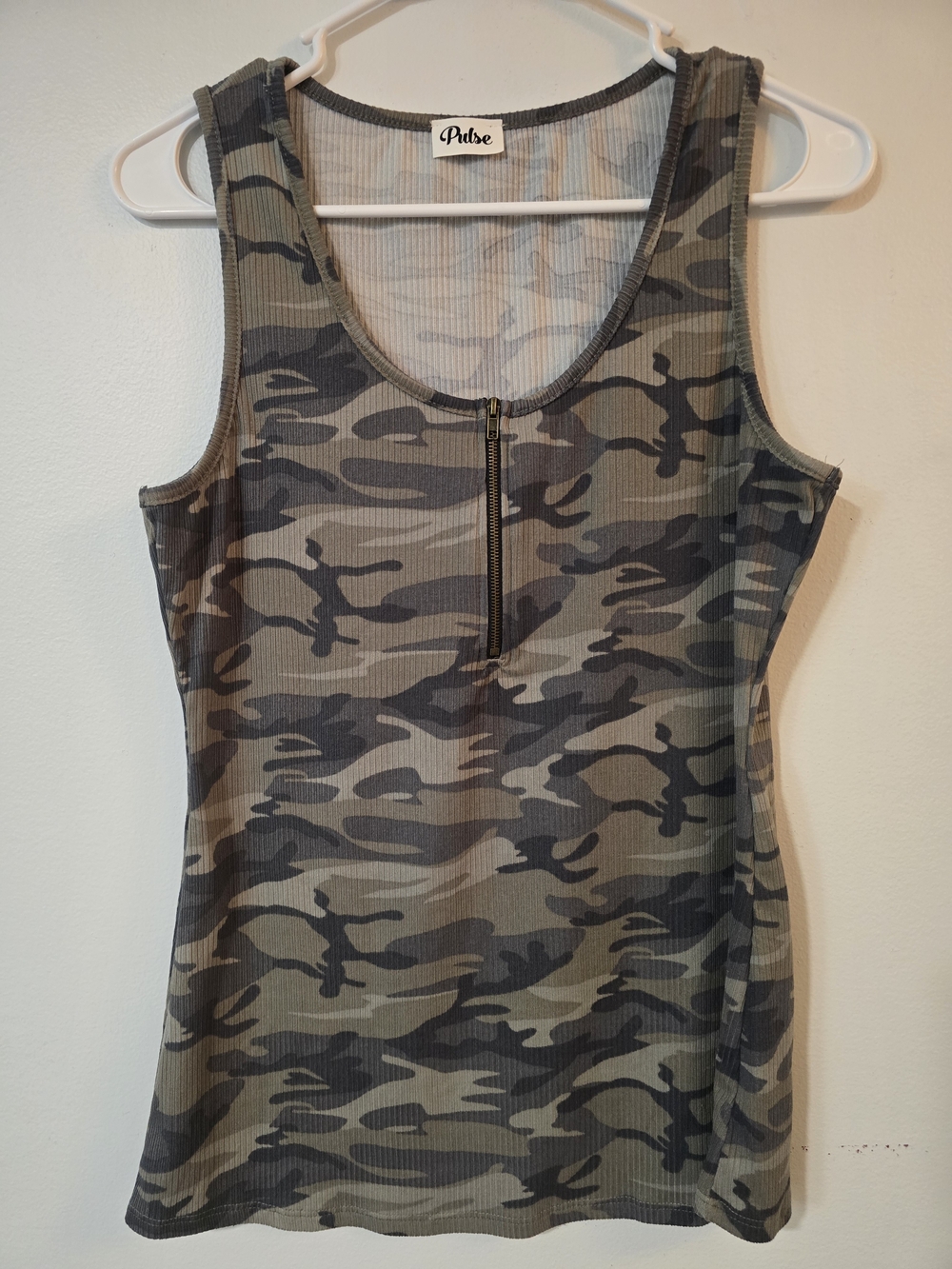 Pulse Camo Zip-Front Tank Top - Olive/Gray - Medium